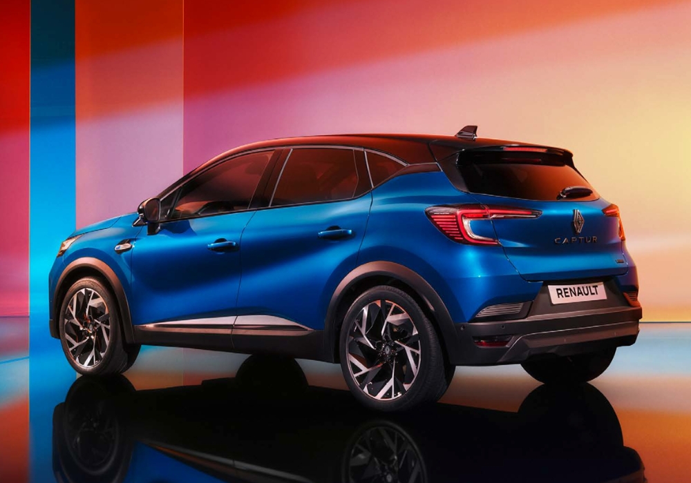 Renault Captur exterior side view
