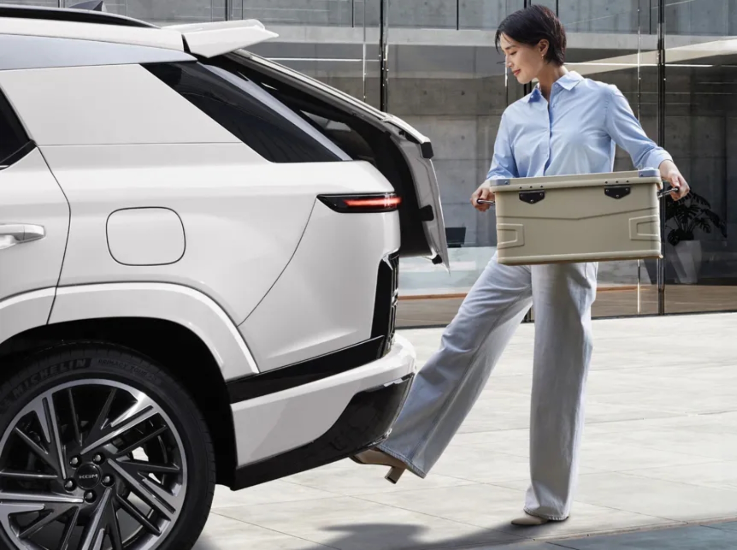 KGM Actyon Boot With Door Open