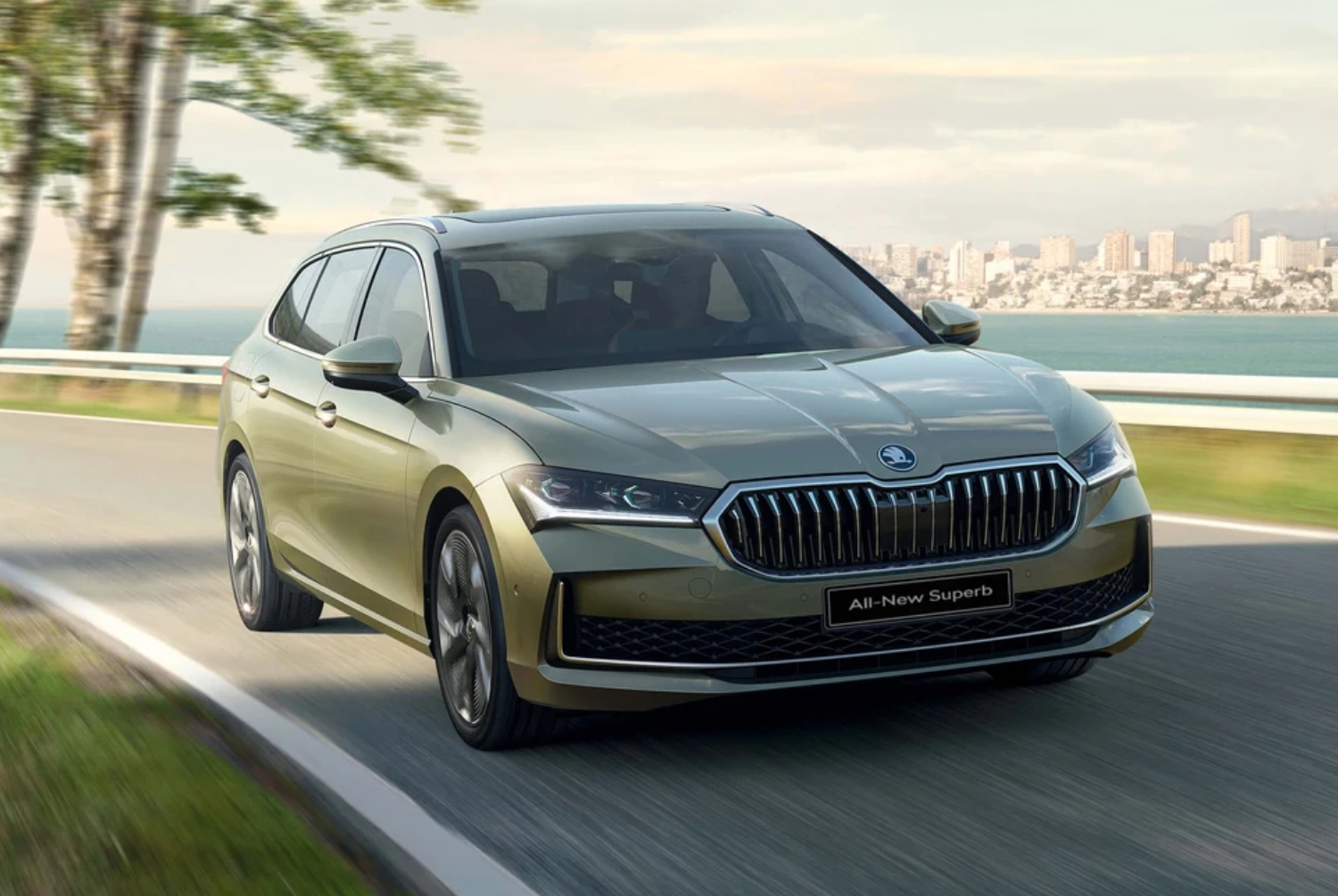 Skoda Superb Estate front exterior view