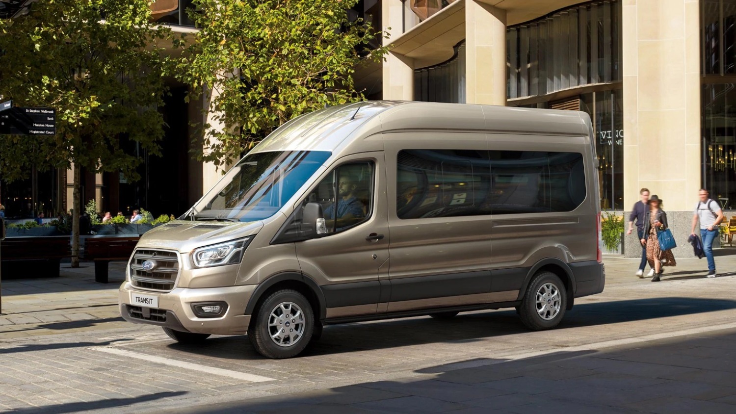 Ford Transit Minibus exterior design