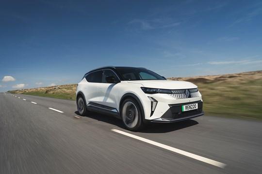 Renault Scenic E-Tech 100% Electric Triumphs in EcoCar Electrified Top 50 Awards