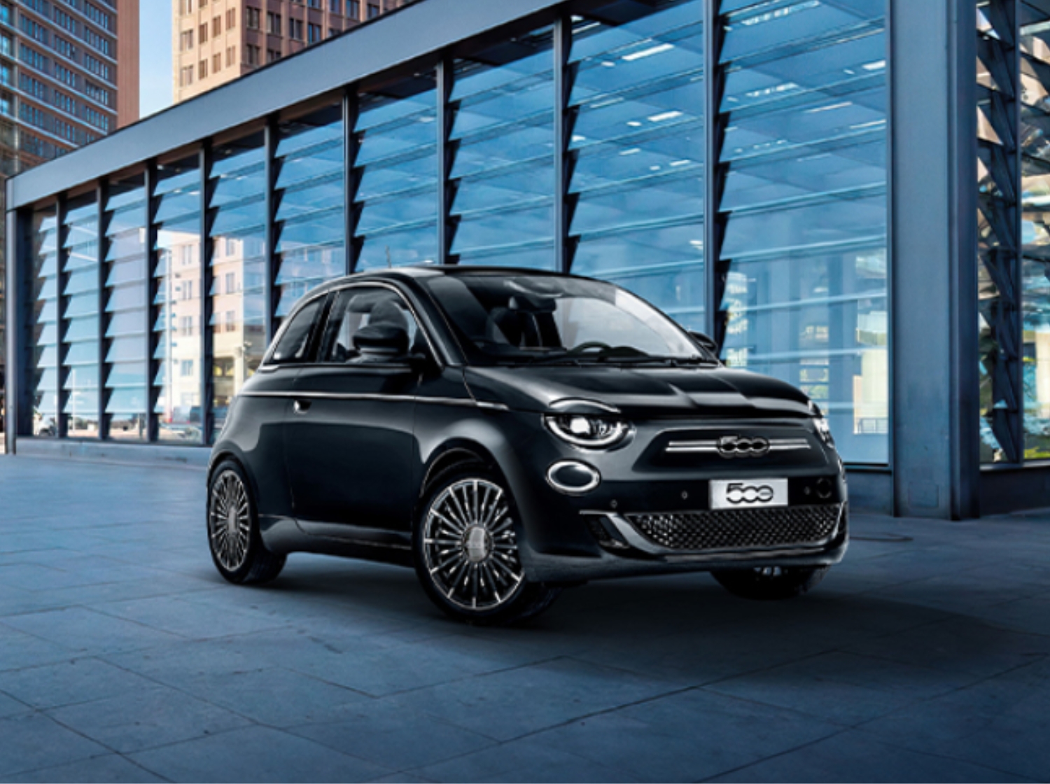 Fiat 500E exterior front view
