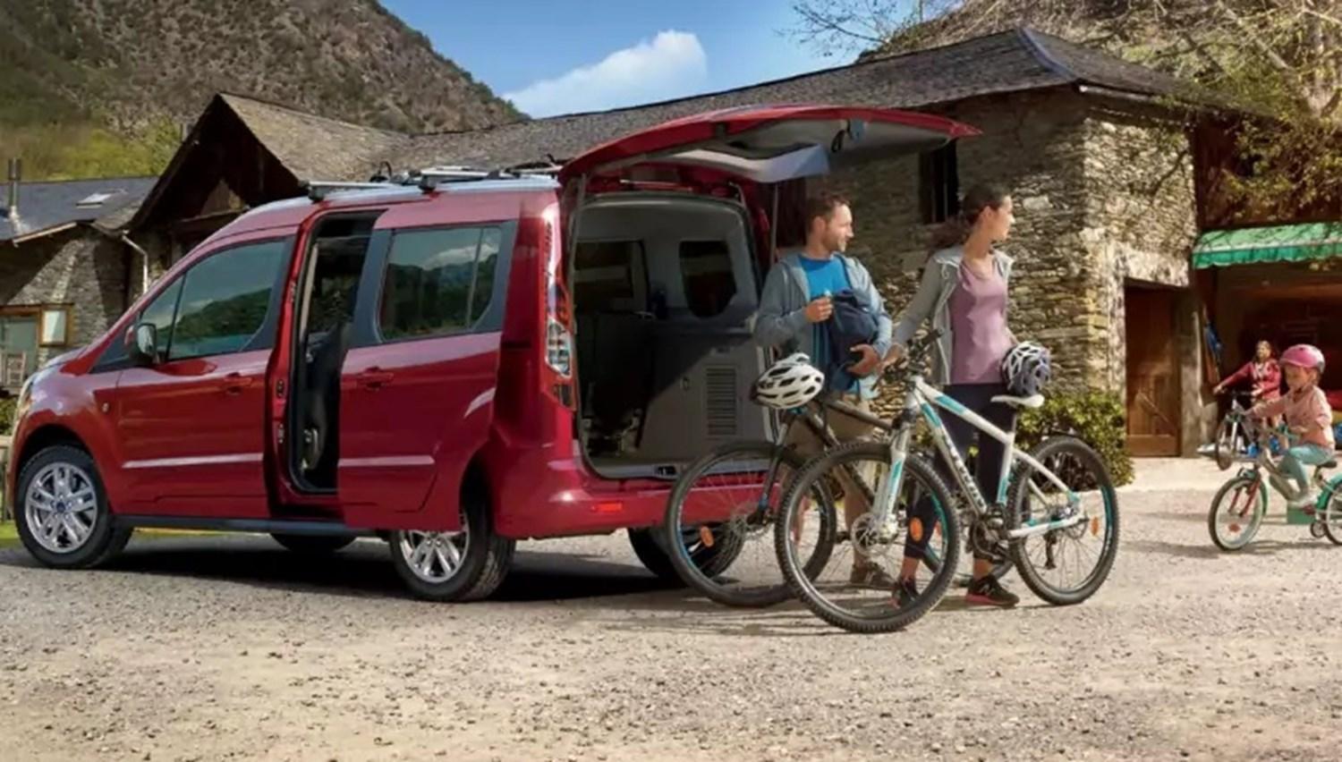 The Ford Tourneo Connect - The Perfect Large Family Car | Dinnages Ford