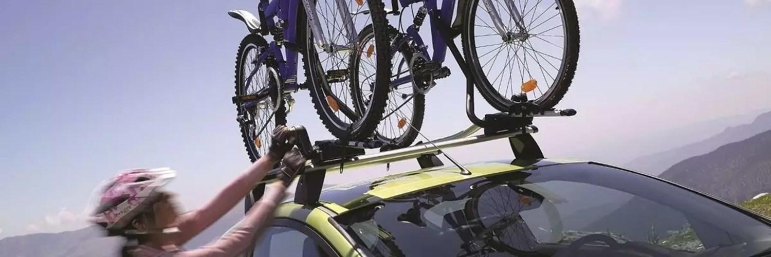 Bicycle rack on top of car roof