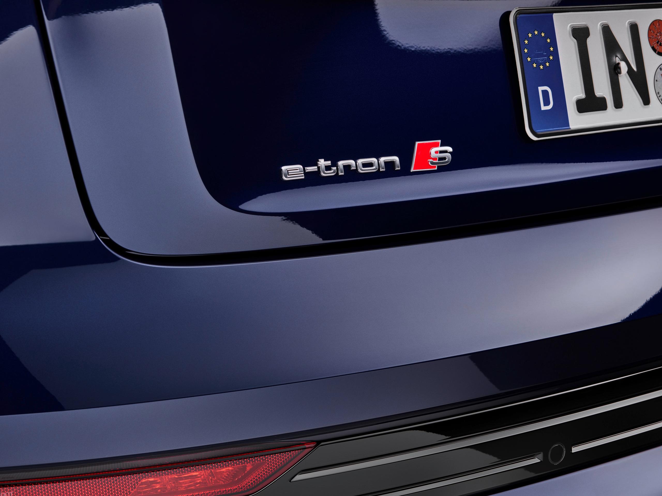 Audi e-tron S badge