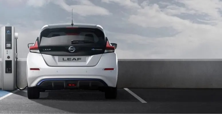 THE TOP 10 MYTHS ABOUT ELECTRIC CARS