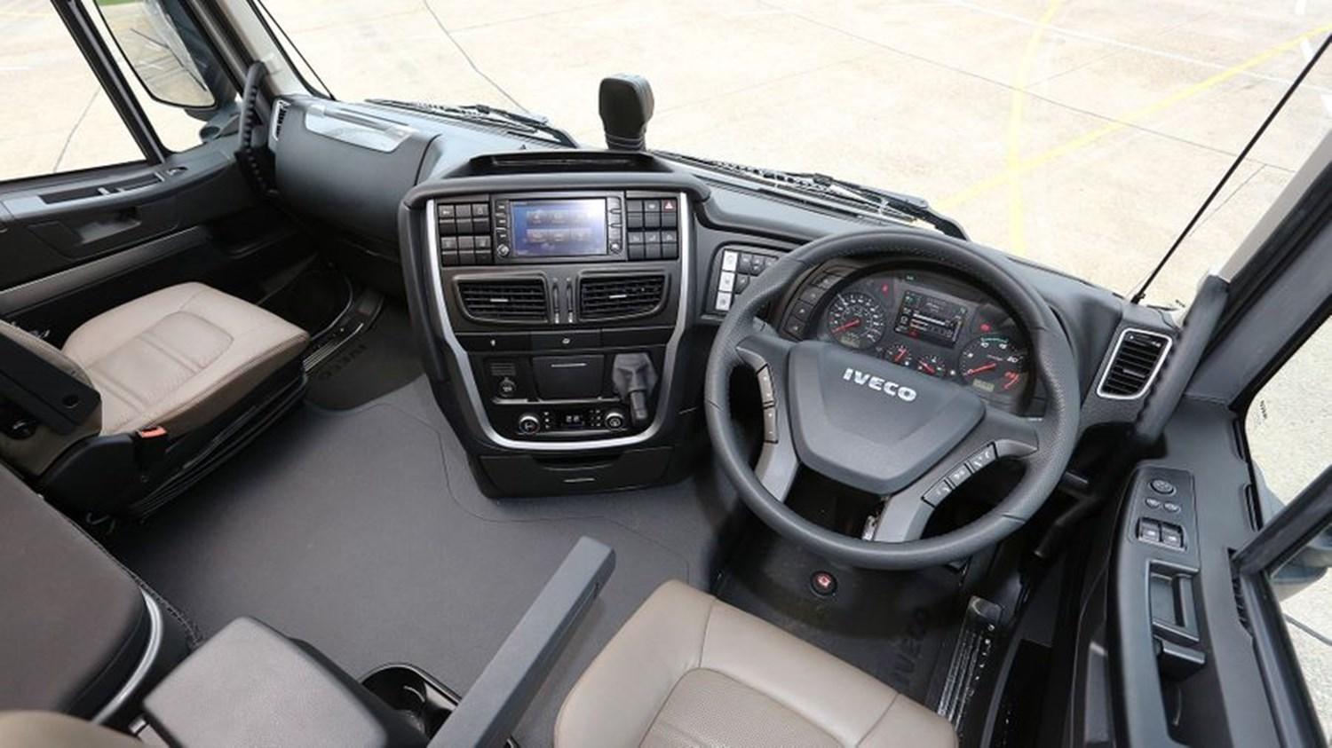 IVECO Stralis Interior, Steering wheel and dashboard