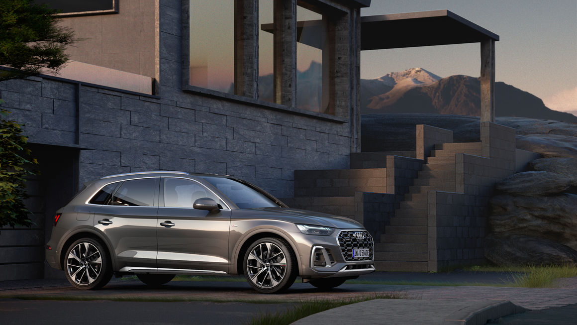 Audi Q5 TFSI e Side View