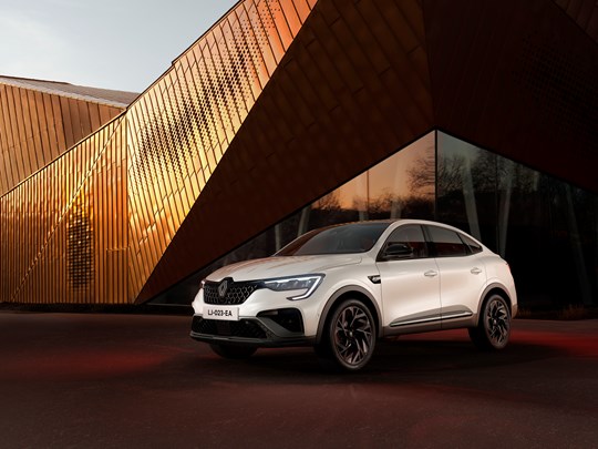 NEW RENAULT ARKANA E-TECH FULL HYBRID AVAILABLE TO ORDER NOW PRICED FROM £26,995 OTR