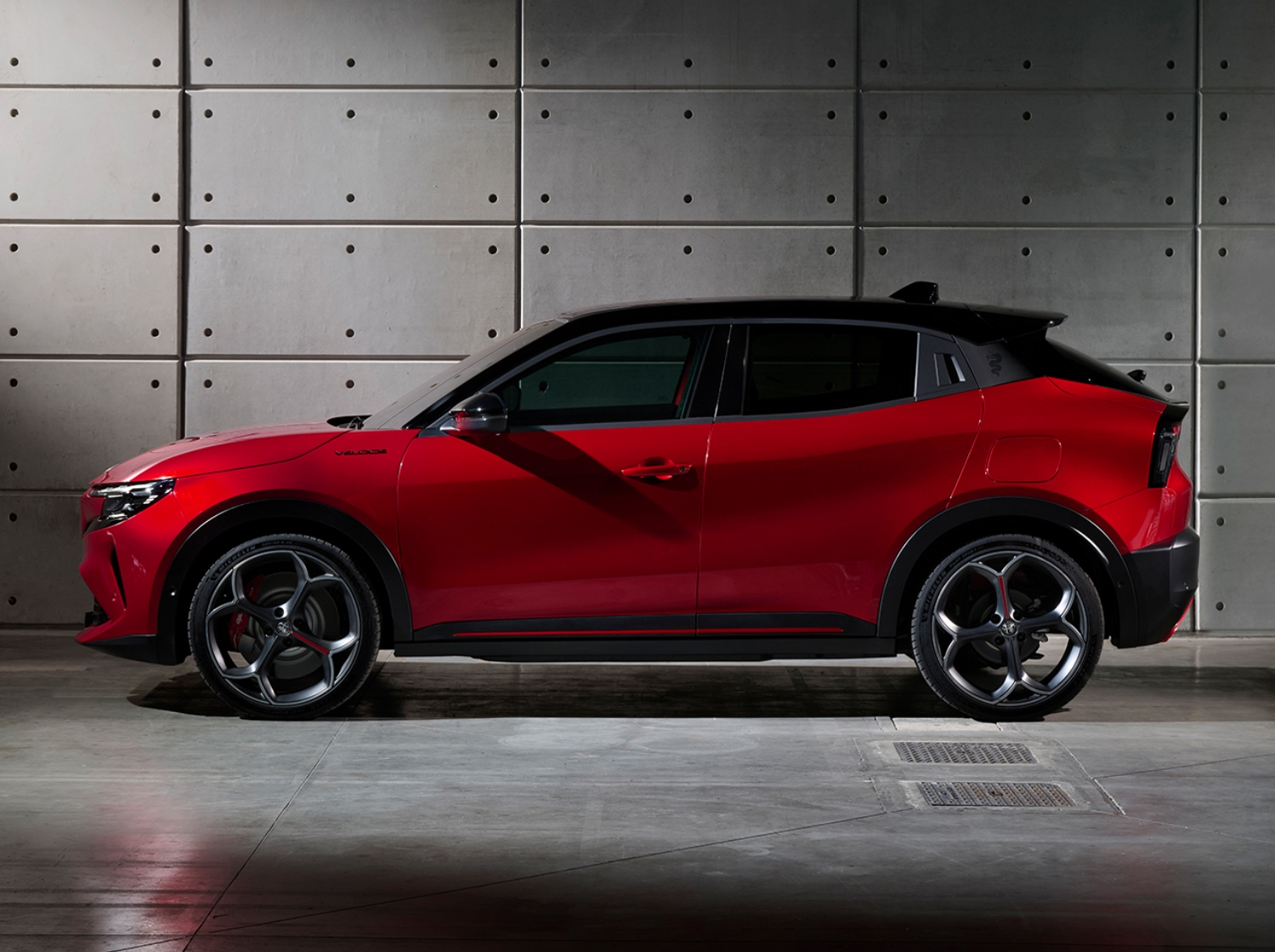 Junior Elettrica side view