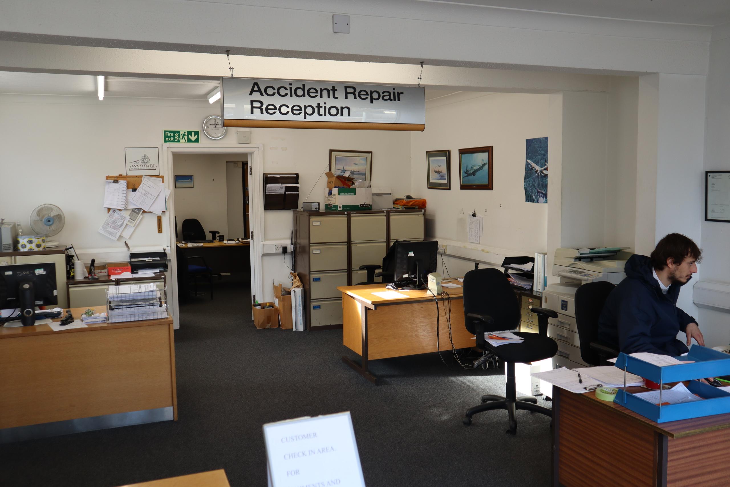 Dinnages Bodyshop Haywards Heath
