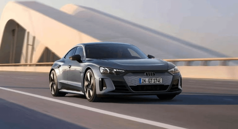 Audi e-Tron Driving