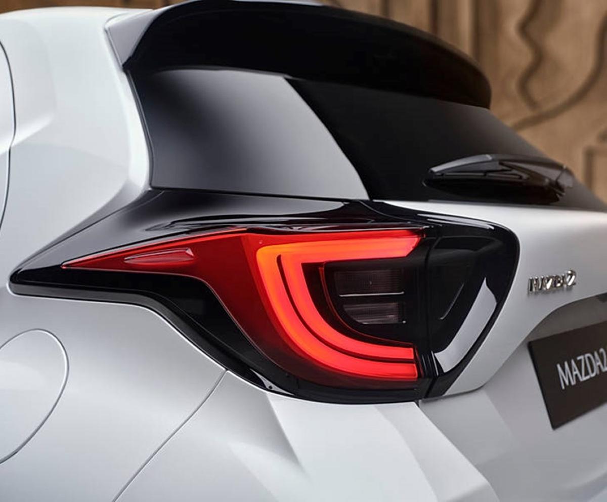 MAZDA2 HYBRID gallery image 2