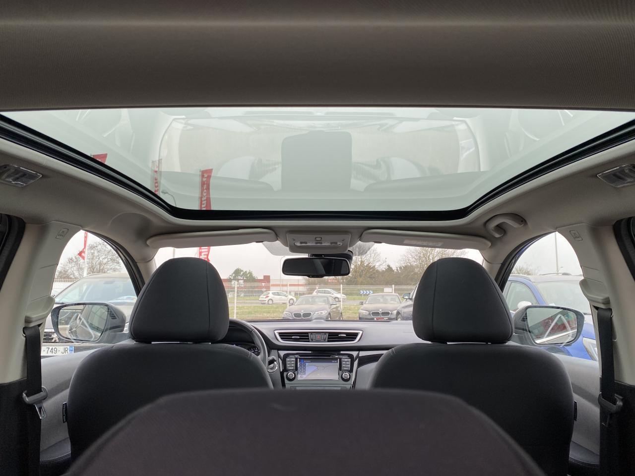 Qashqai DIGT140 2WD Manulal N-Connecta Glass Roof Pack