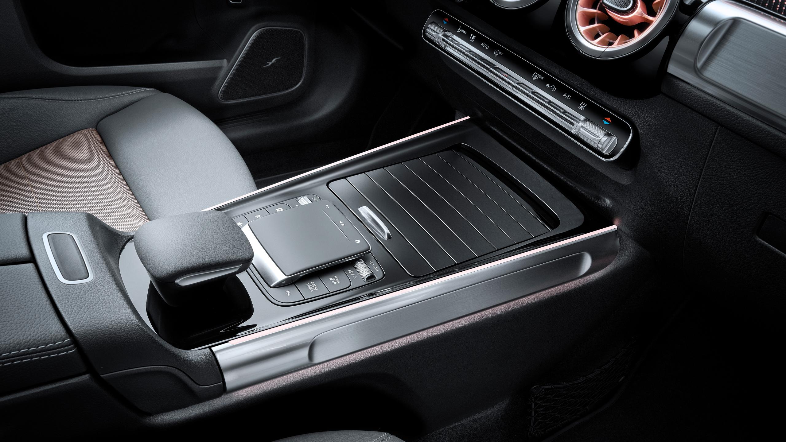 EQB centre console Interior