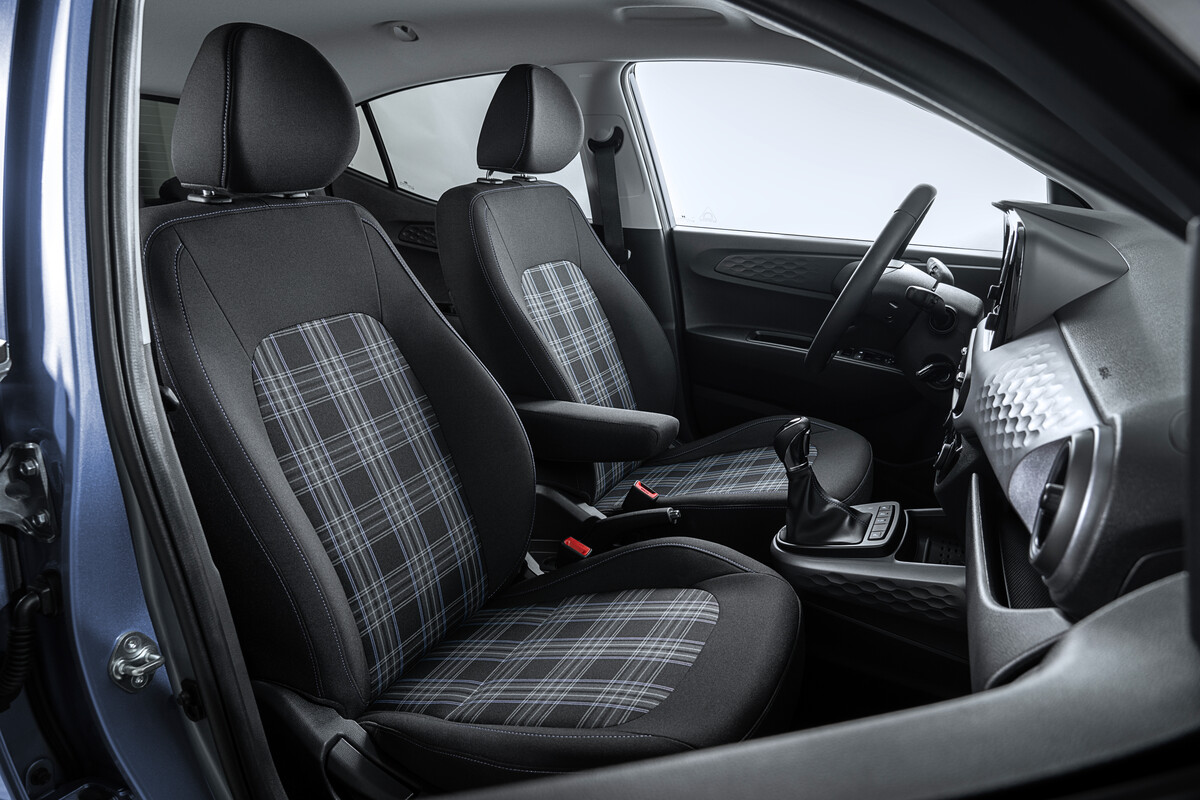 front seat of hyundai i10