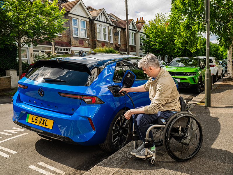 VAUXHALL PARTNERS WITH MOBILITY IN MOTION TO GIVE DISABLED DRIVERS GREATER ADAPTED VEHICLE ACCESSIBILITY, FLEXIBILITY AND FREEDOM