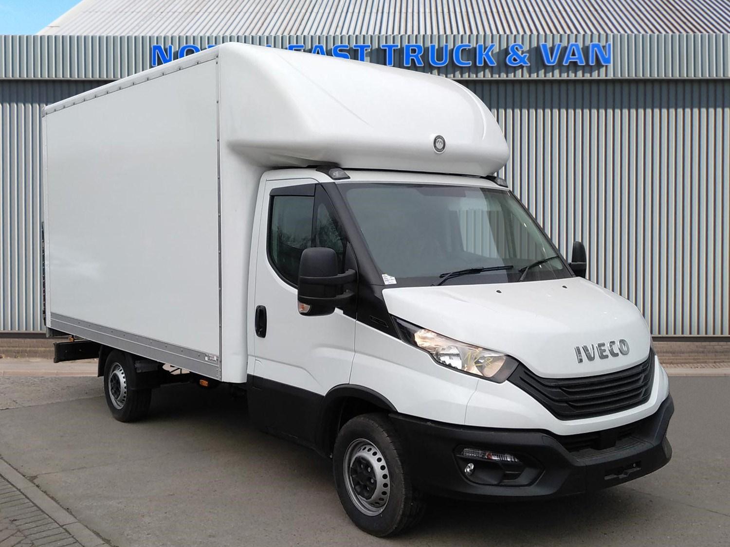 White Iveco Daily Luton 3.5T