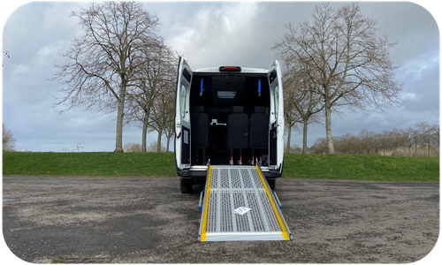 Rear ramp on minibus