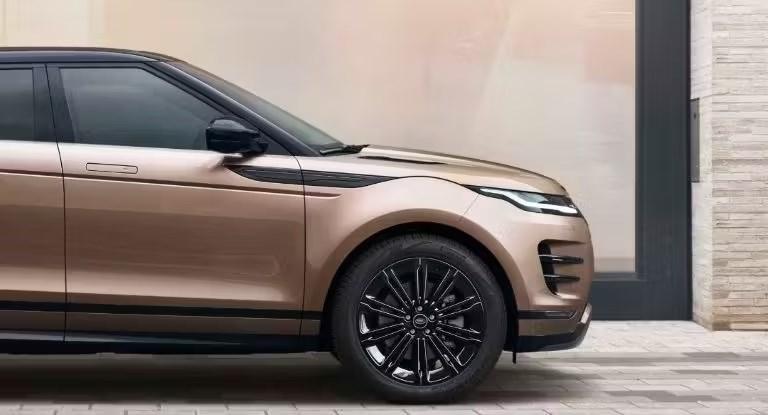 A LOVE AFFAIR WITH NEW RANGE ROVER EVOQUE 