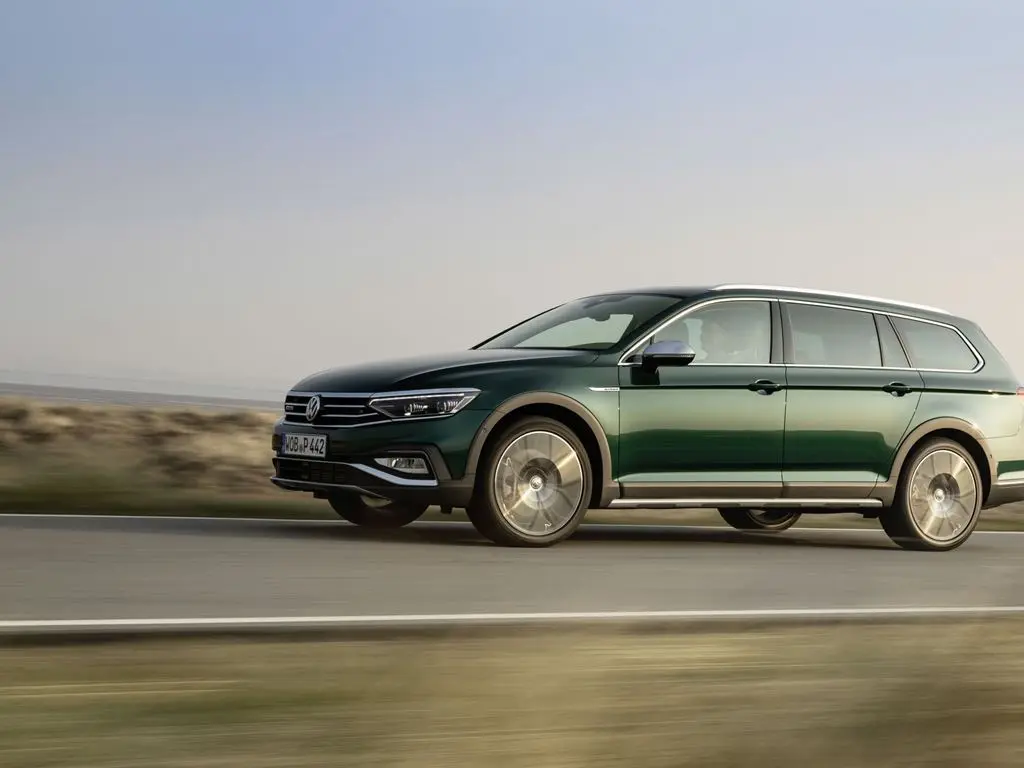 Passat Green on the roadside on