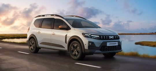 Presents, Bags and ‘Just One More Thing’: Christmas in a New Dacia Jogger