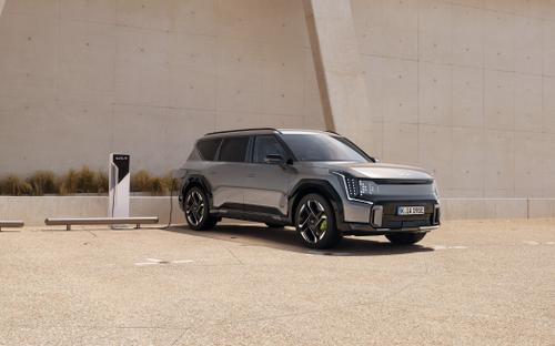 The Kia EV9 GT