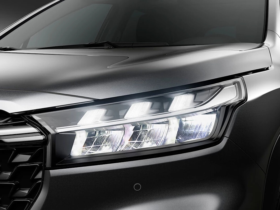 headlights of Suzuki S-Cross