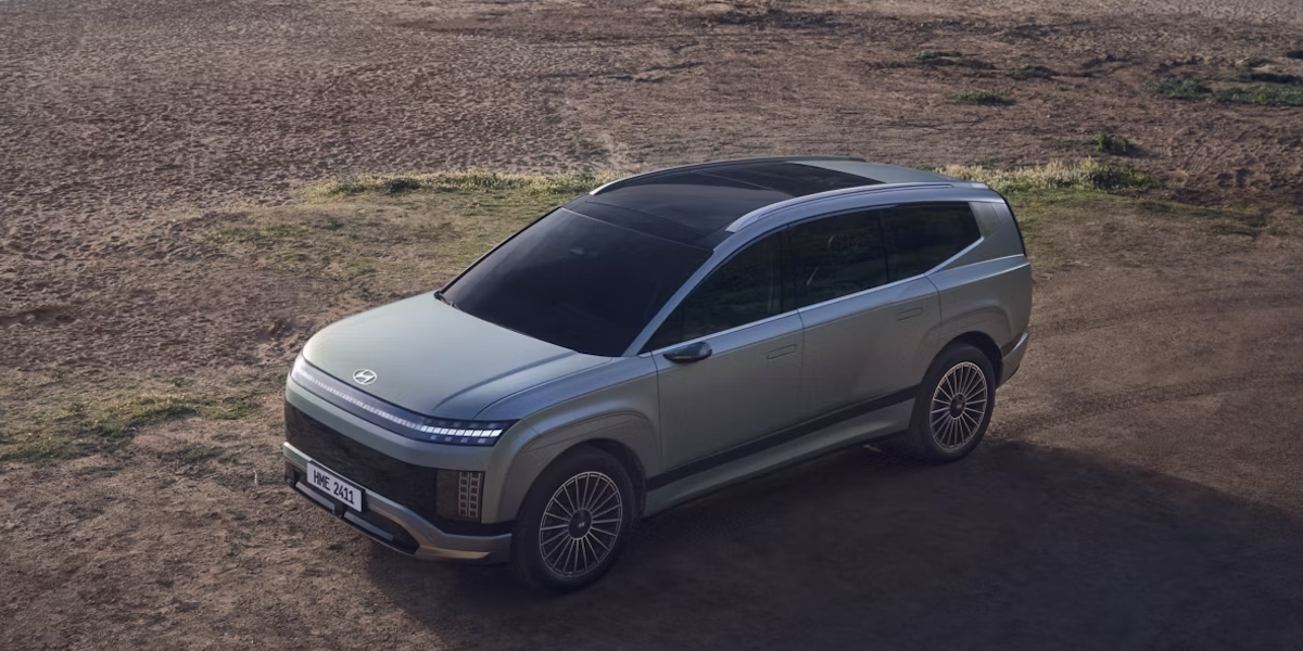top and side view of hyudai ioniq 9