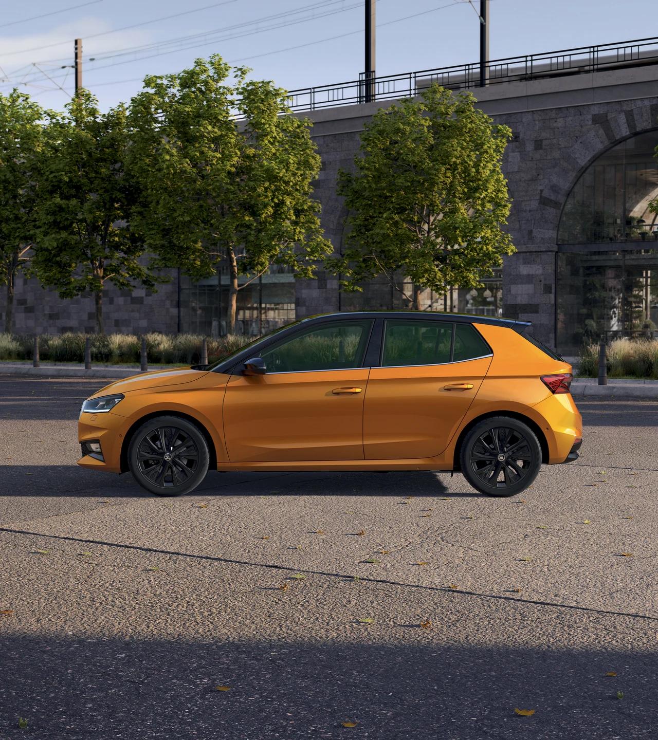 SKODA Fabia Side View