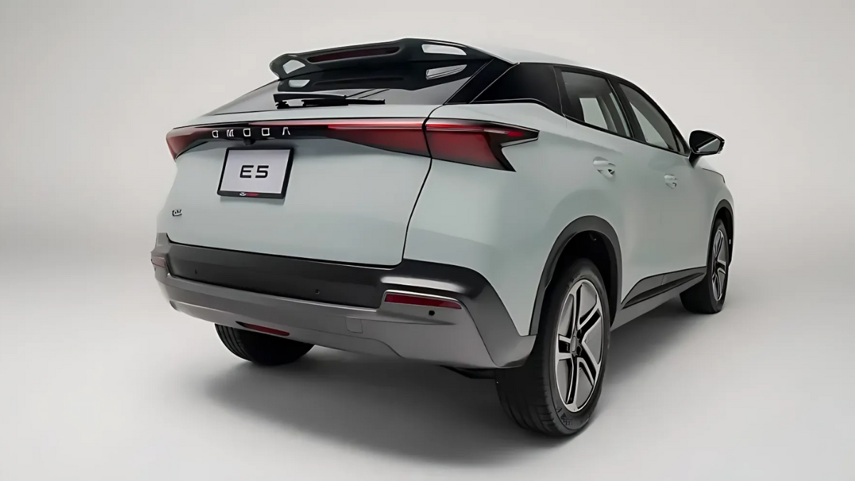 OMODA E5