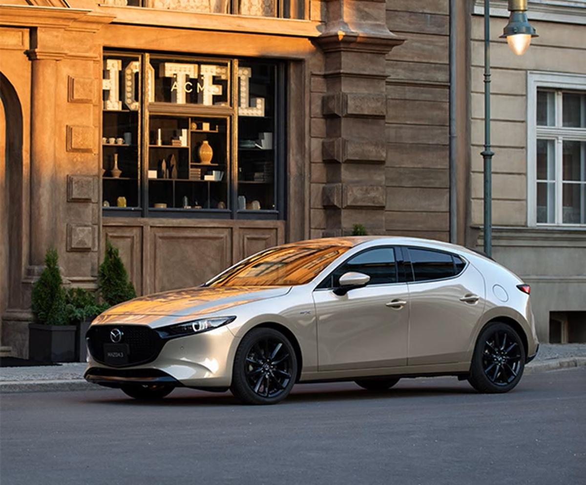 MAZDA3 HATCHBACK gallery image 1