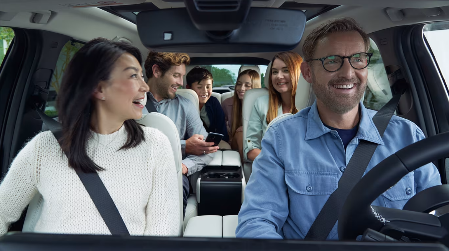 Mazda Cx-80 seats full with people