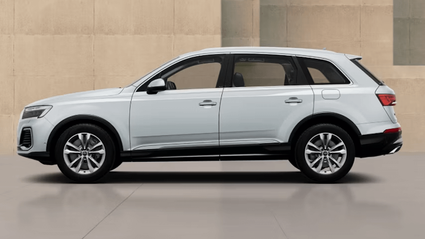 Audi Q7 TFSI e Side View