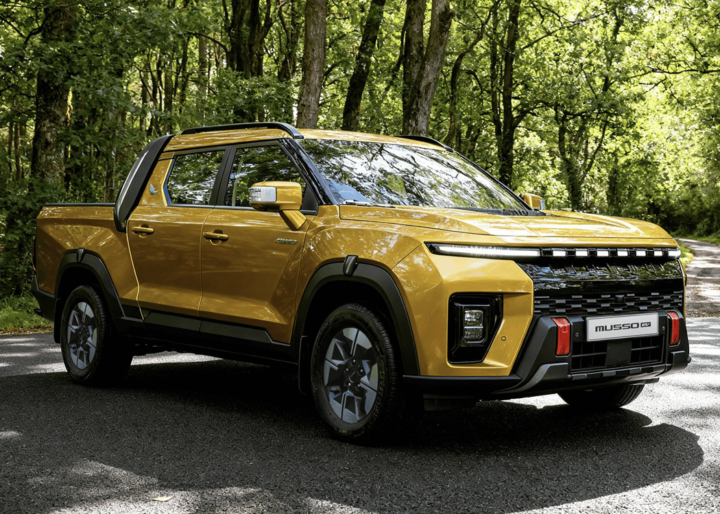 Blazing Gold KGM Musso EV