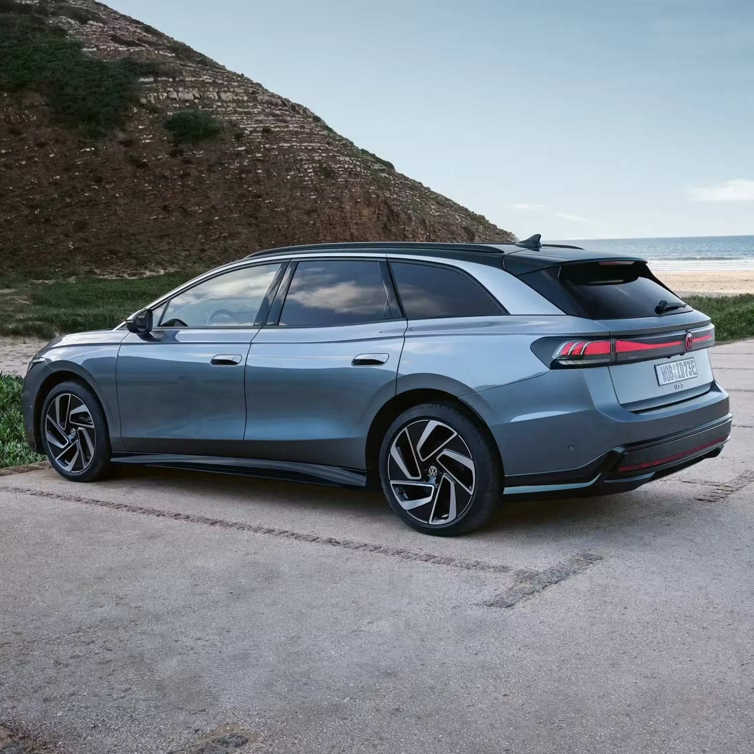 Grey Volkswagen ID.7 Tourer