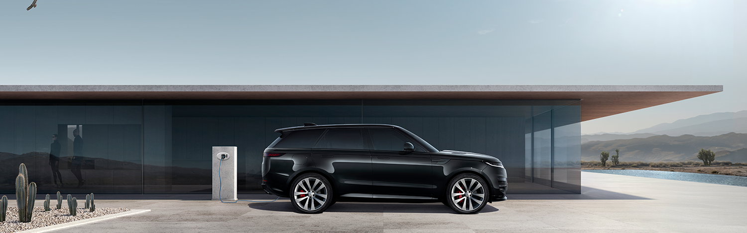 Range Rover in Black On Charge
