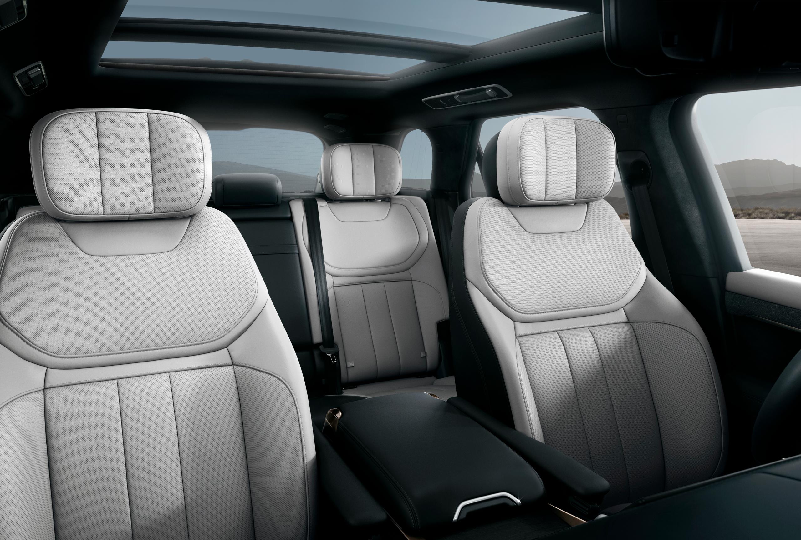 Front and back seats view of a Range Rover Sport