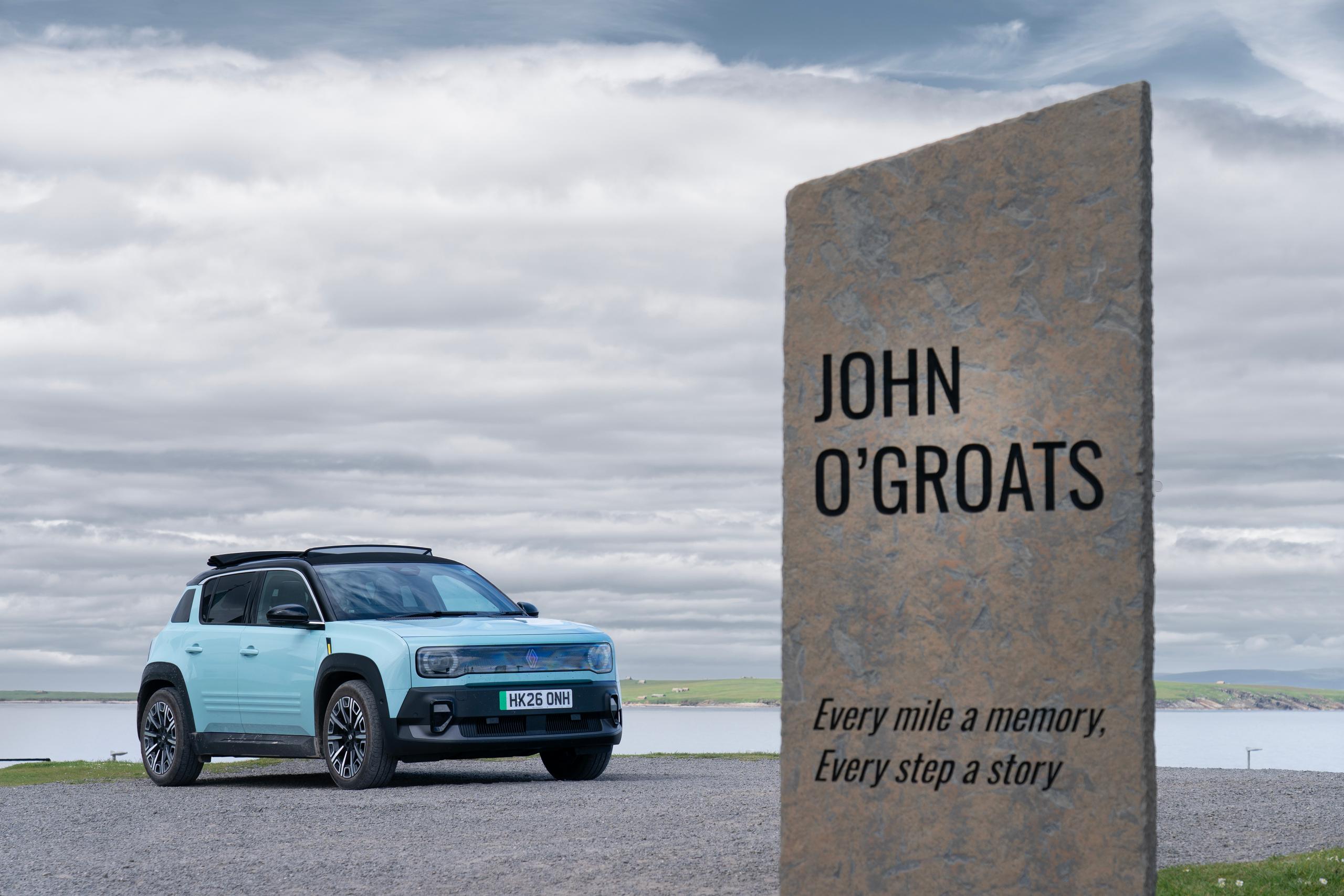 FUN IN THE SUN! RENAULT 4 E-TECH ELECTRIC ‘PLEIN SUD’ COMPLETES SOLAR-POWERED LAND’S END TO JOHN O’GROATS DRIVE