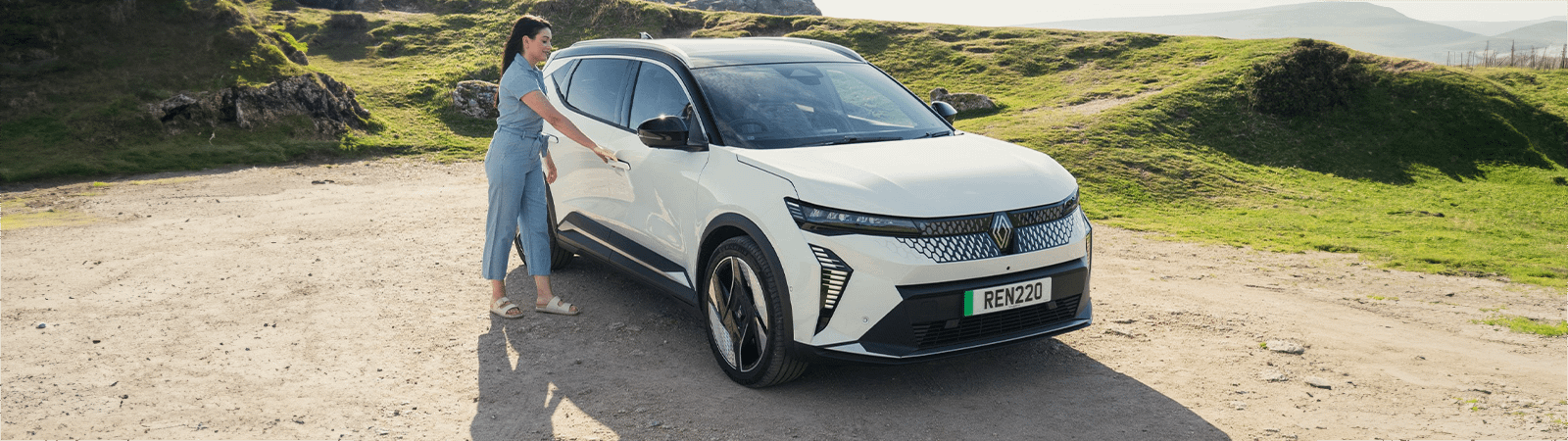 Renault Scenic E-Tech 100% electric crowned “New Car of the Year” at the Motor Trader Industry Awards 2024