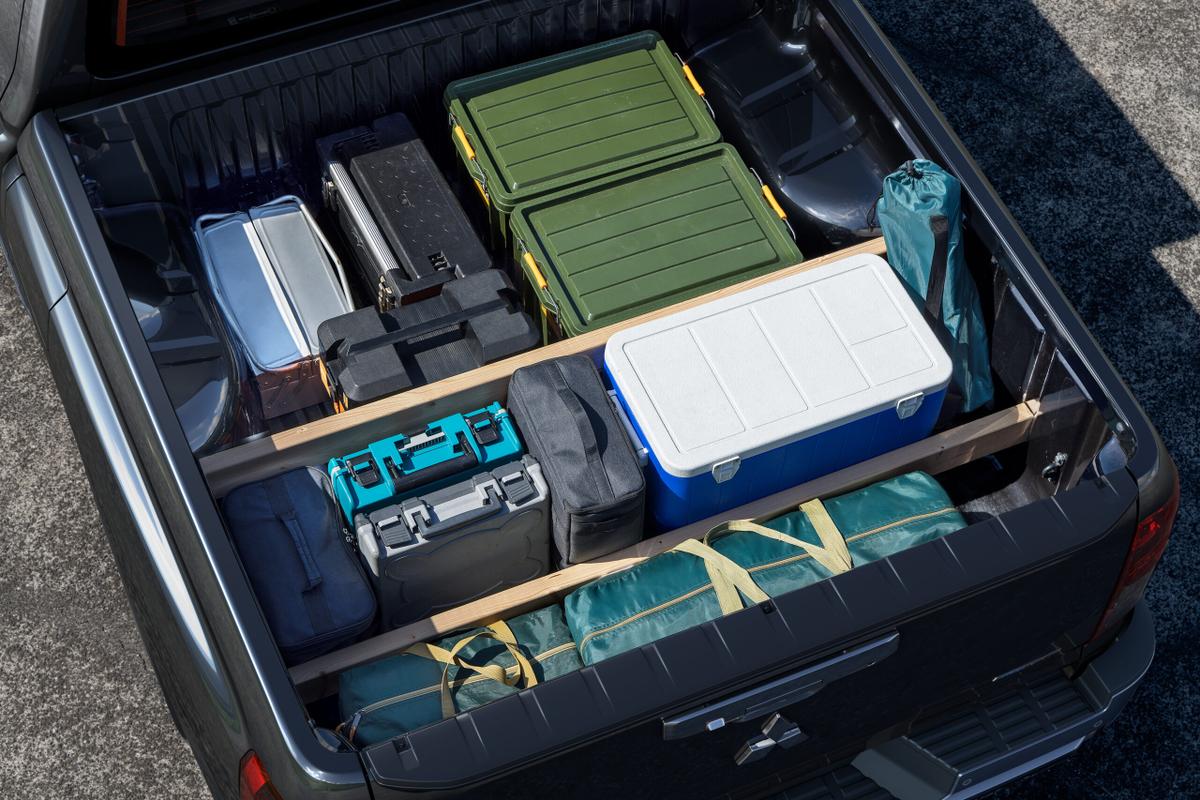 Mitsubishi L200 gallery image 2