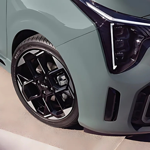 Kia Picanto Closeup Of Wheels And Front Light