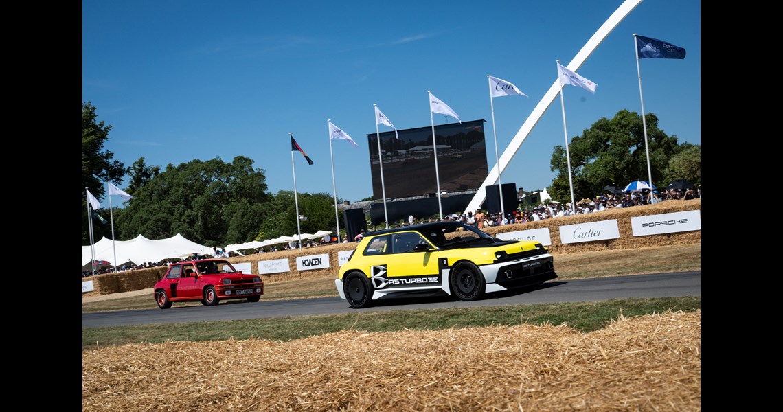 RENAULT 5 TURBO 3E MAKES ITS UK PUBLIC DYNAMIC DEBUT AT THE GOODWOOD FESTIVAL OF SPEED, RUNNING IN TANDEM WITH THE ORIGINAL THAT INSPIRED IT 