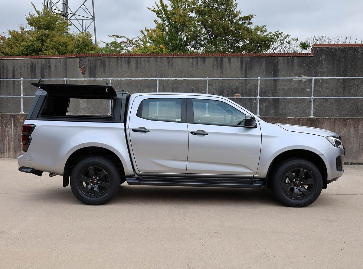 Isuzu D-Max V-Cross Commercial