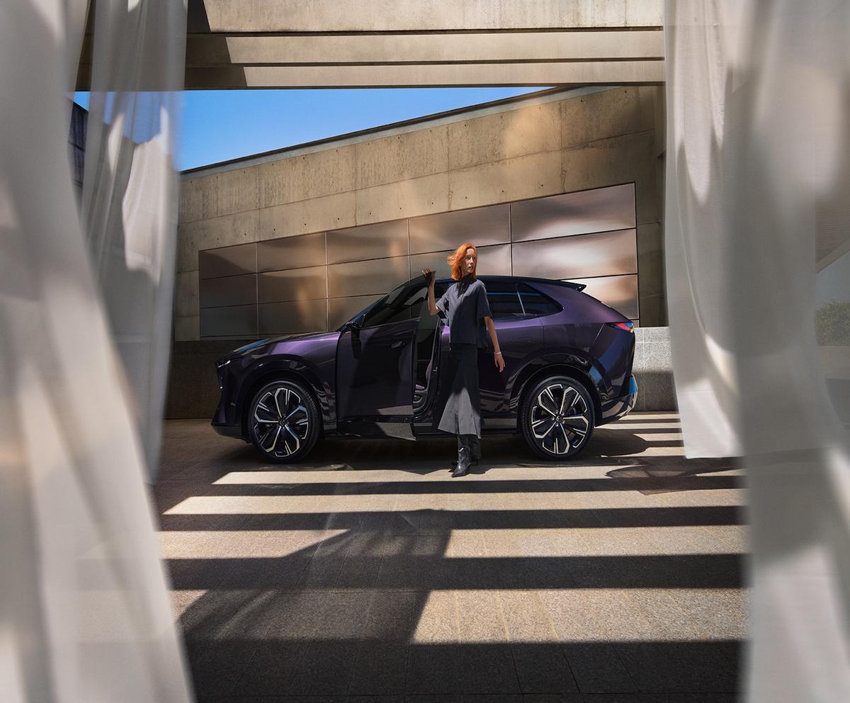 ALL-NEW MAZDA CX‑6e gallery image 2