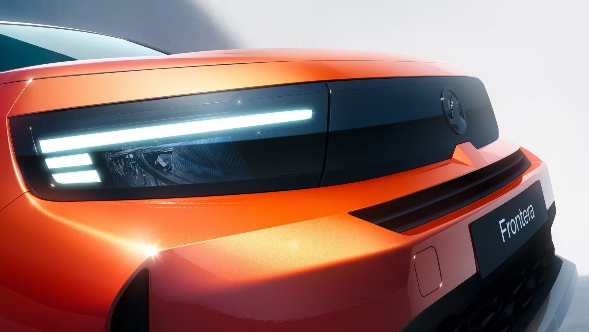 Vauxhall Frontera trims, colours, and headlights.
