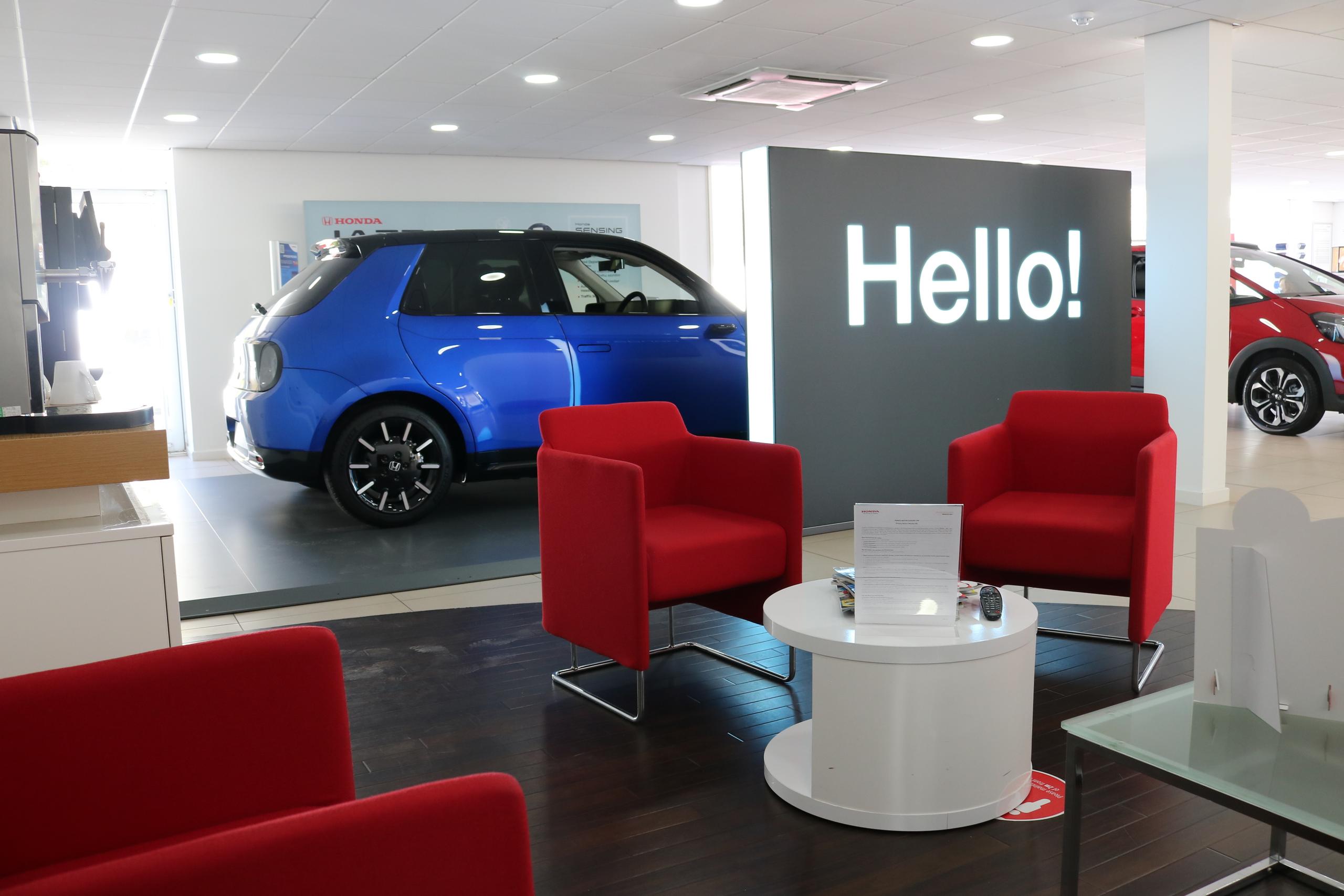 Horizon Honda Yeovil seating area 