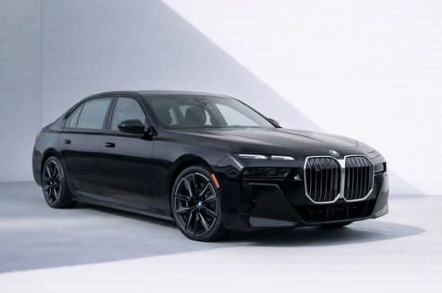 BMW I7
