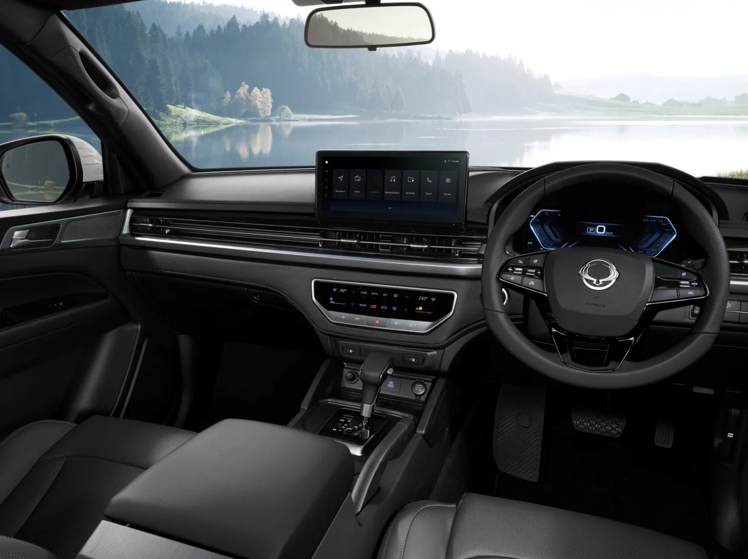 KGM Musso interior
