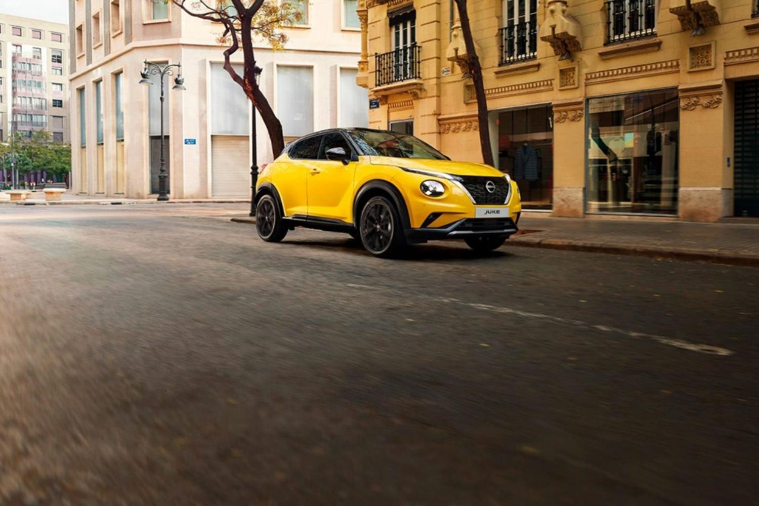 Nissan Juke Driving